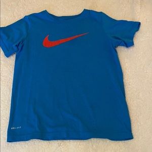 Nike dri fit boys size M